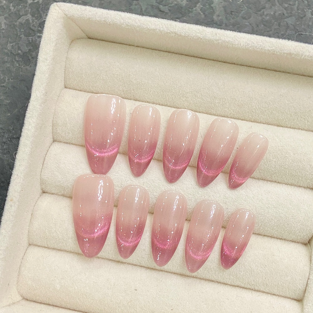 Nail Art Simple - El yapımı Badem Tırnaklar üzerinde Basın
